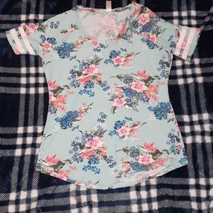 T-shirt /dress shirt